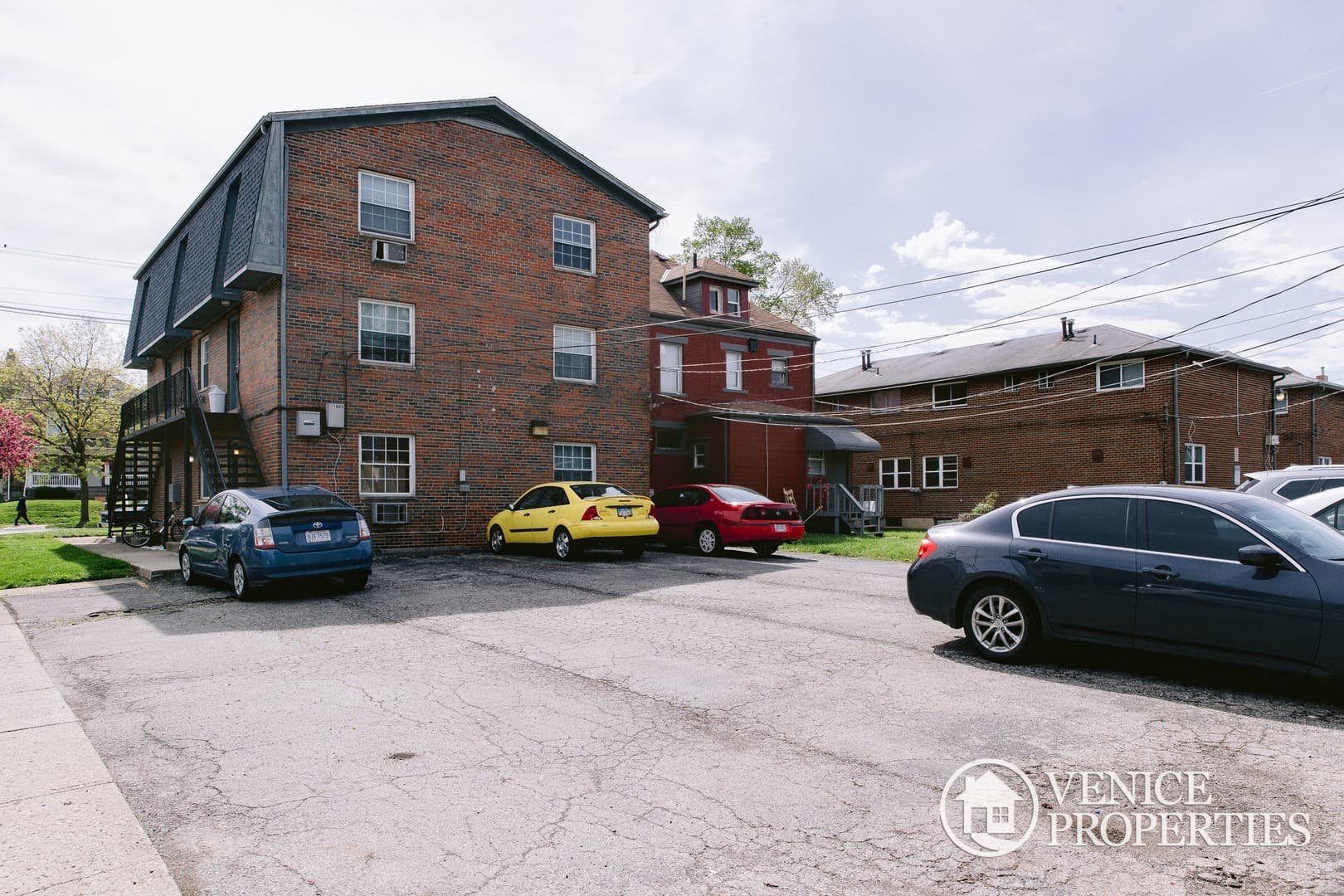 Columbus Apartment: 1669 North 4th Street Apartment A3