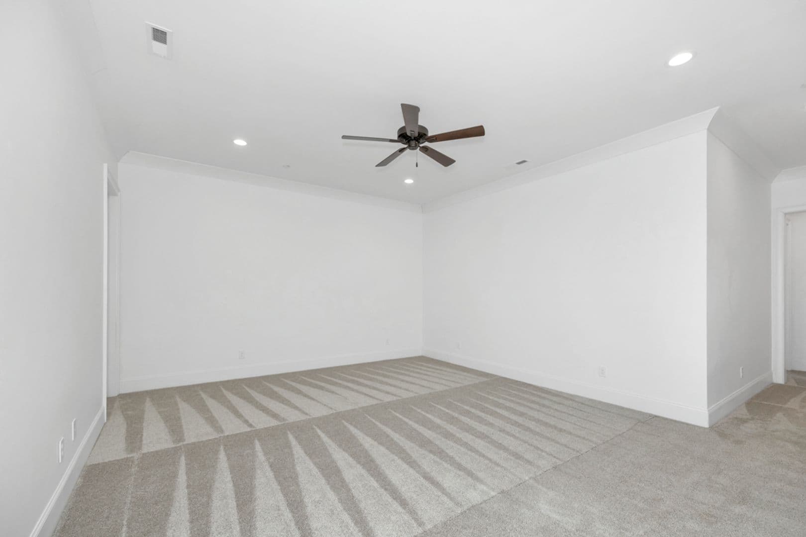 Madison Townhome: 199 Mission Street