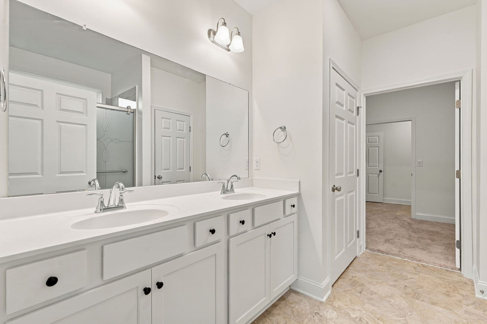Athens House: 24518 Beacon Circle