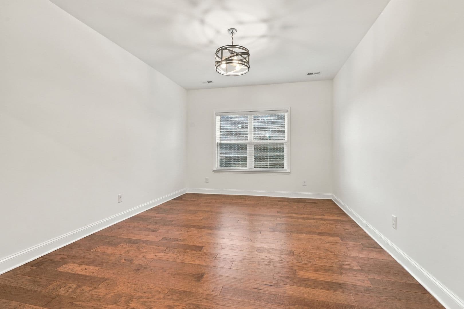Athens House: 24518 Beacon Circle