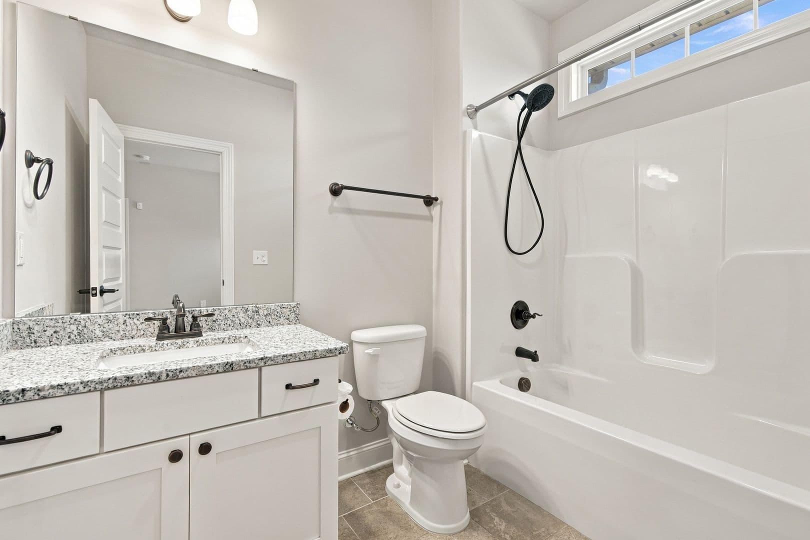 Huntsville House: 1040 Cresent Falls