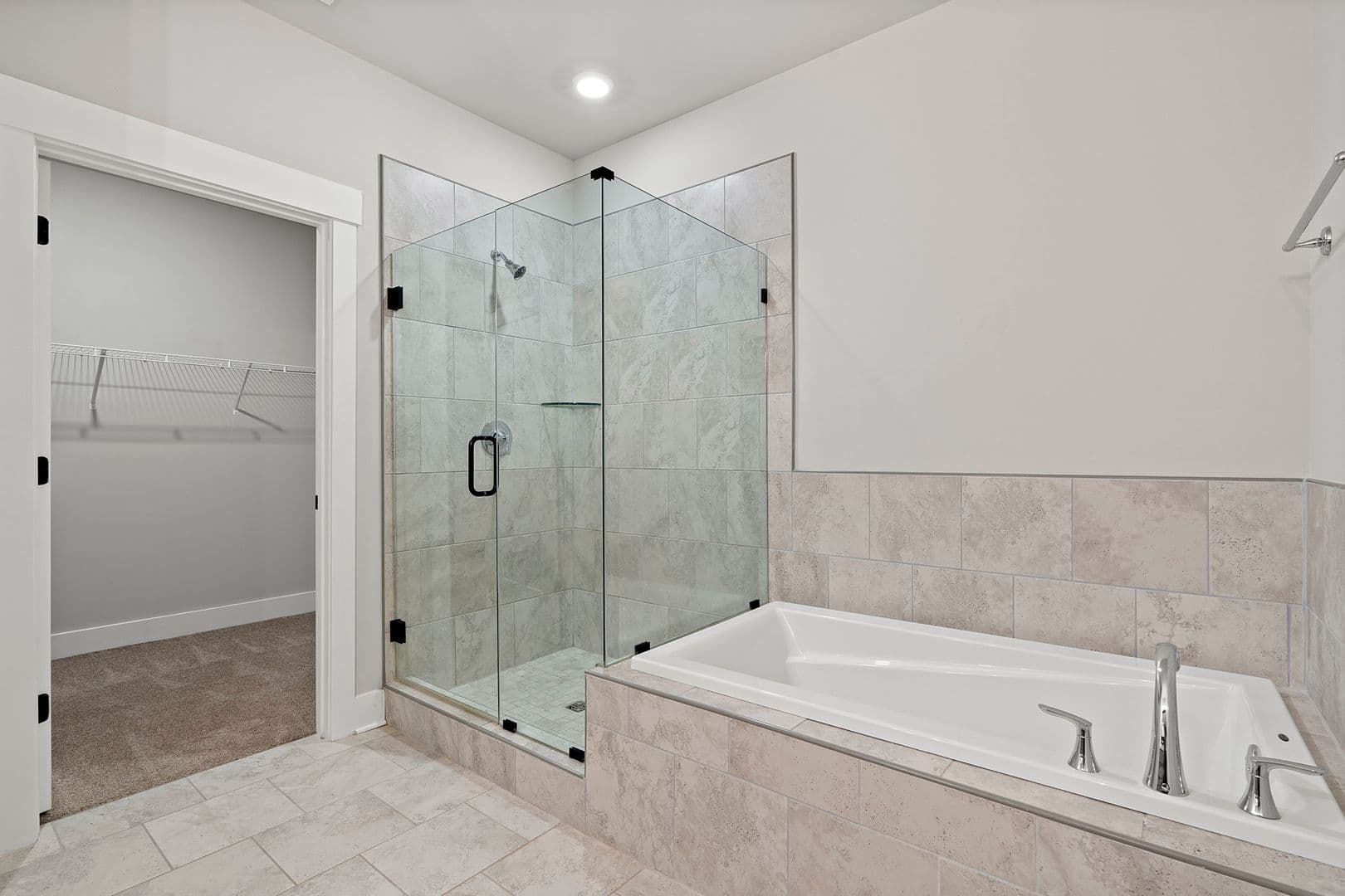 Huntsville House: 432 Ripple Lake SW