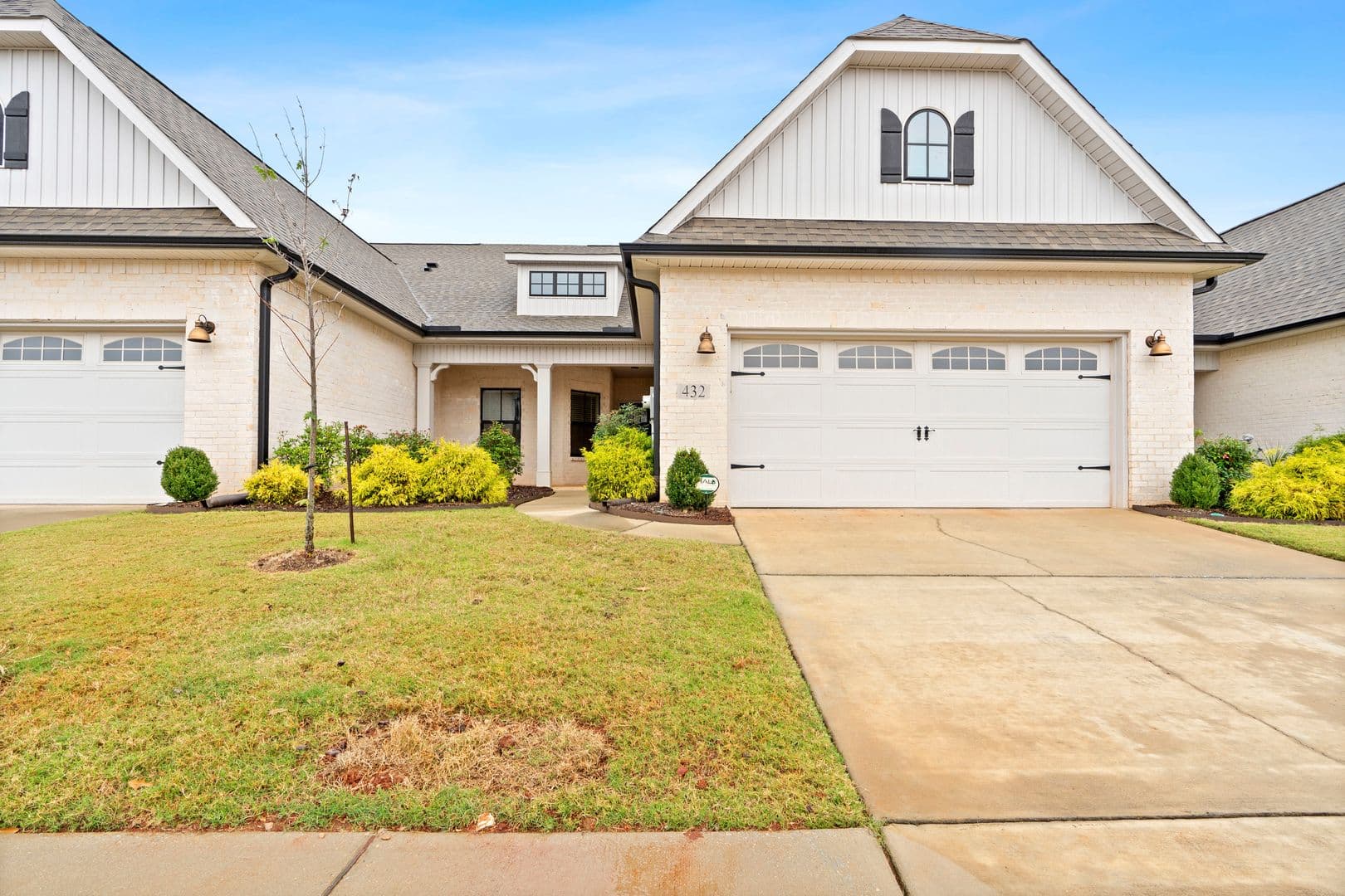 Huntsville House: 432 Ripple Lake SW