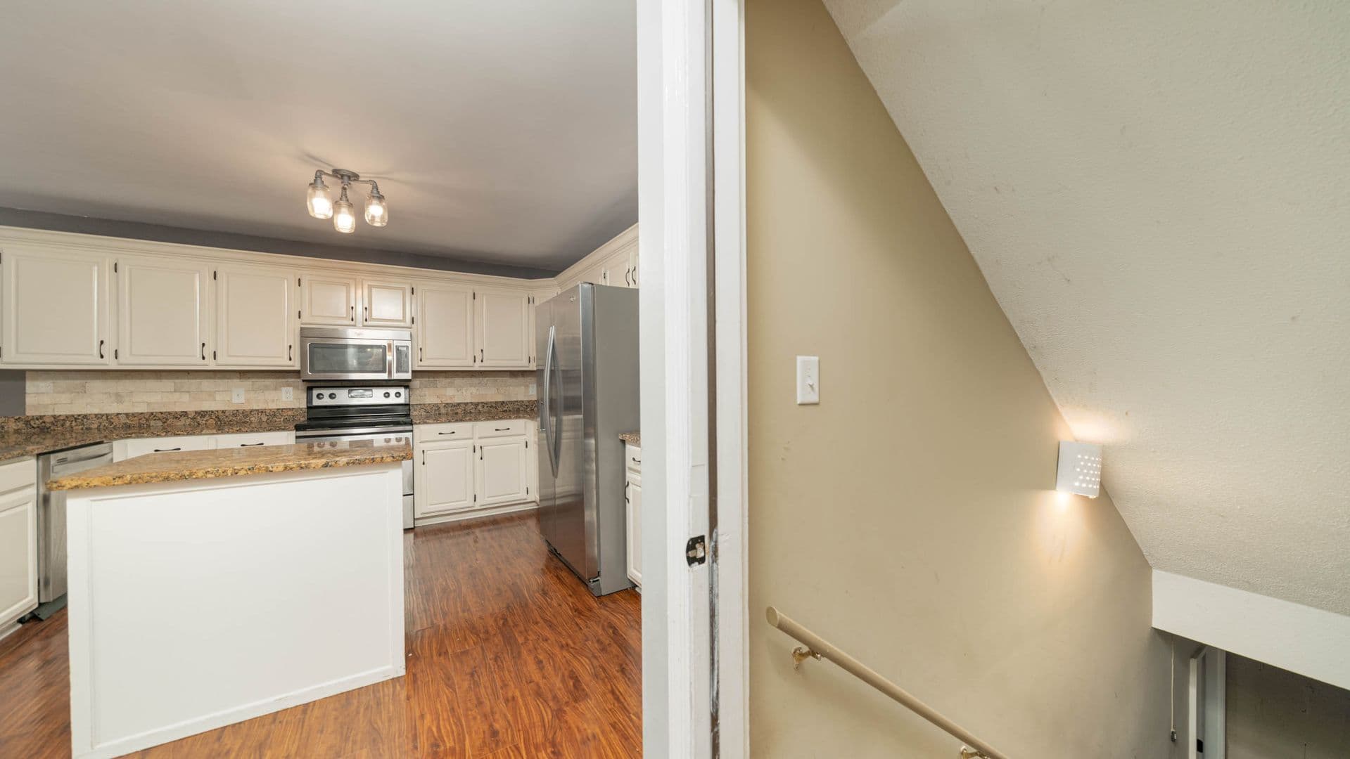 Huntsville House: 221 Stone Valley Drive