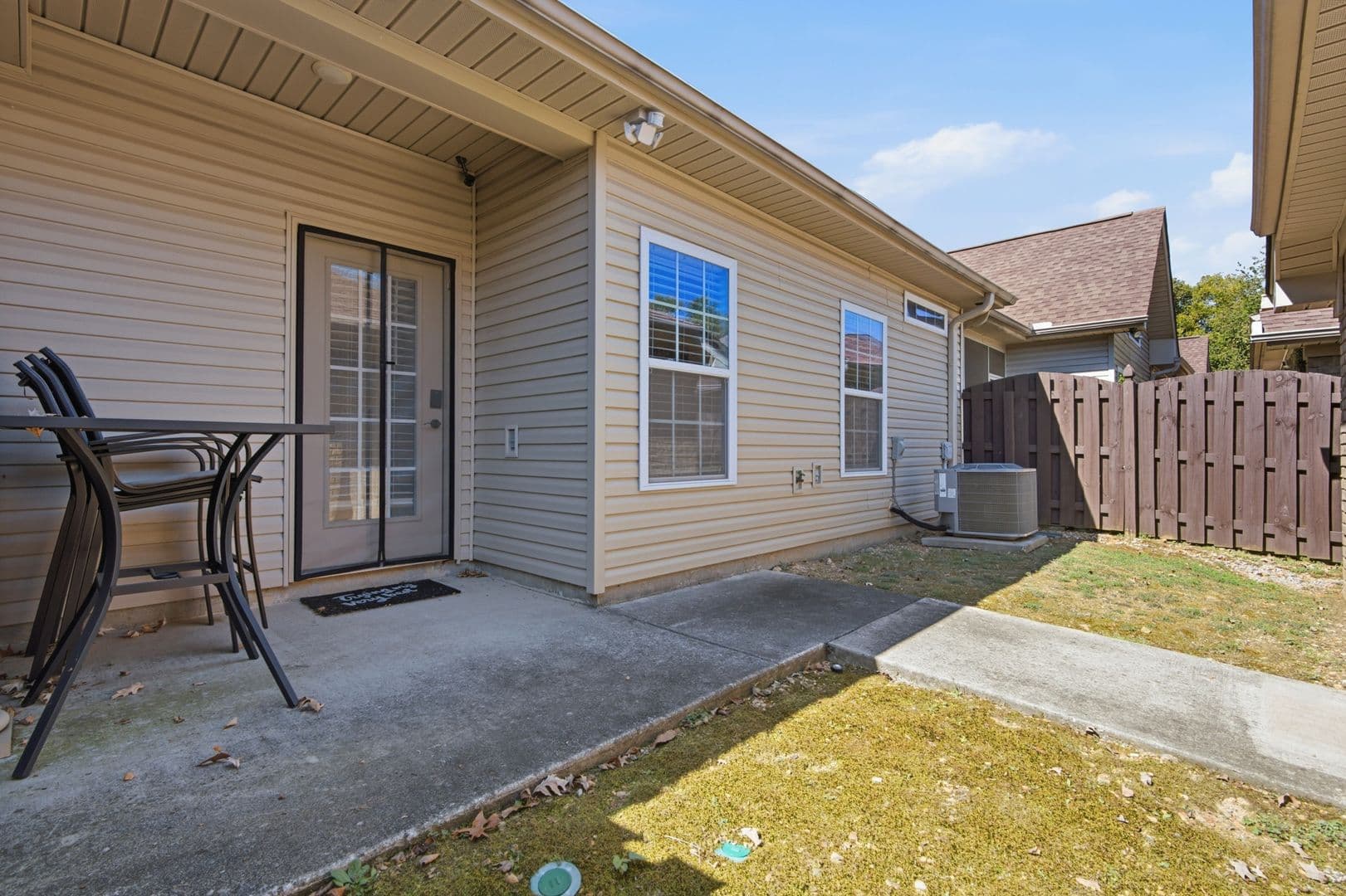 Huntsville House: 1040 Cresent Falls