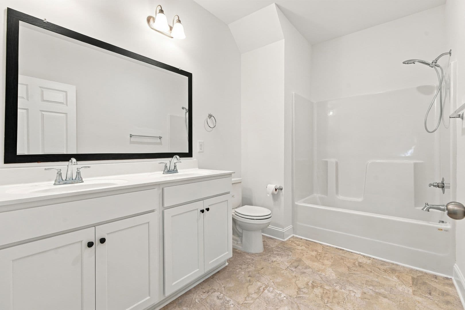 Athens House: 24518 Beacon Circle