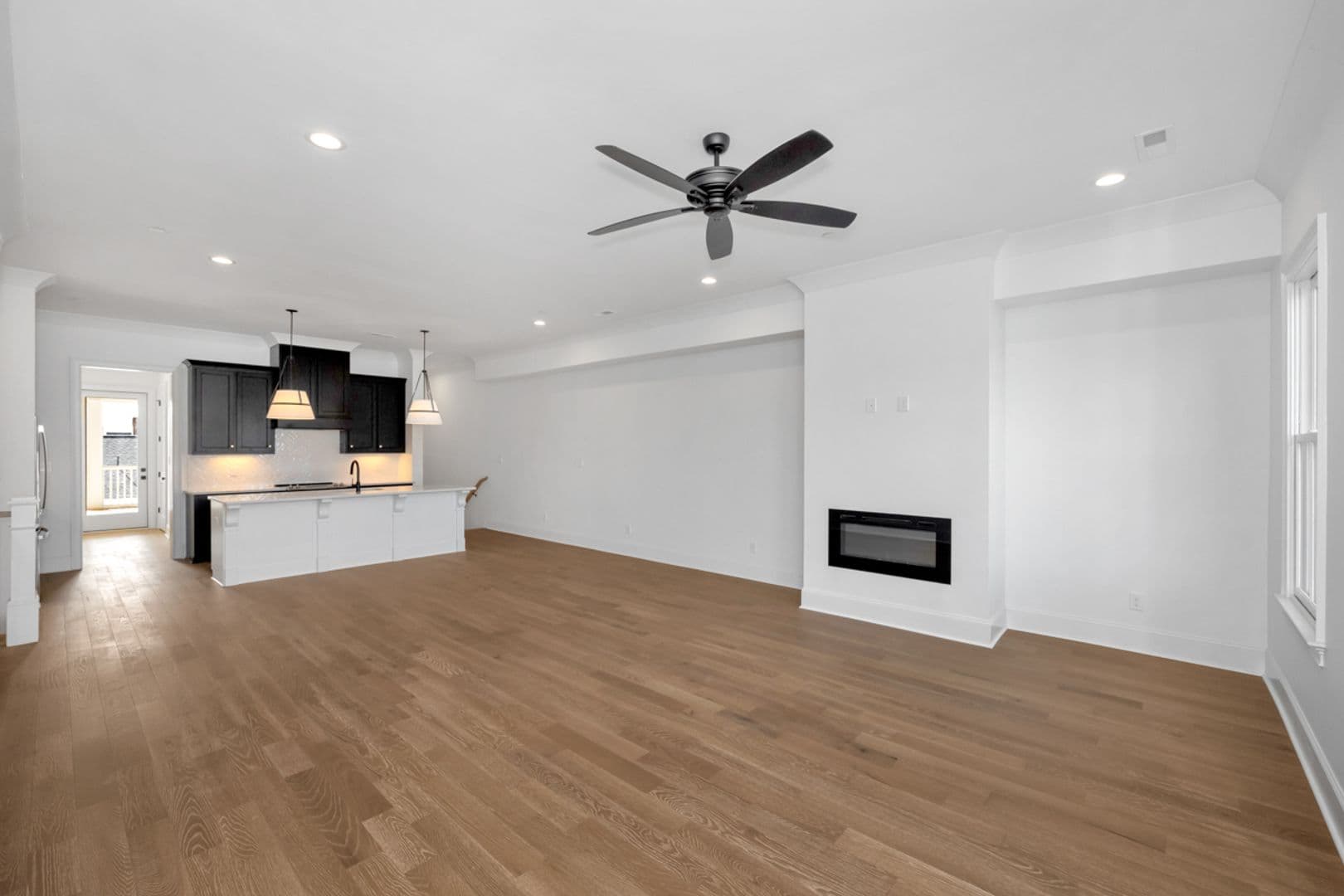 Madison Townhome: 199 Mission Street