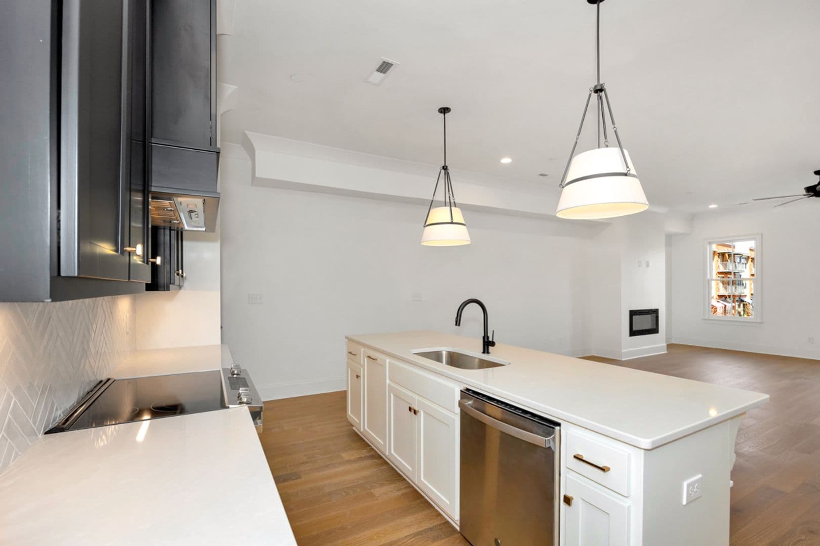 Madison Townhome: 199 Mission Street