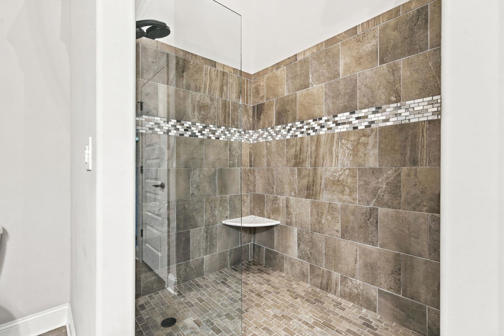 Huntsville House: 1040 Cresent Falls