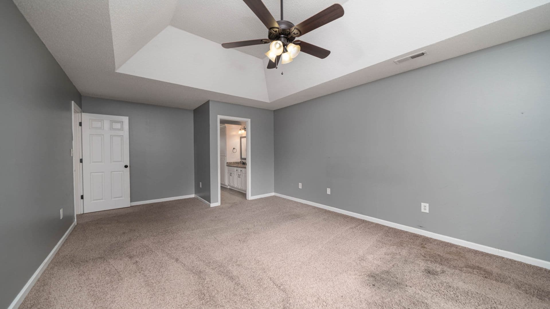 Huntsville House: 221 Stone Valley Drive