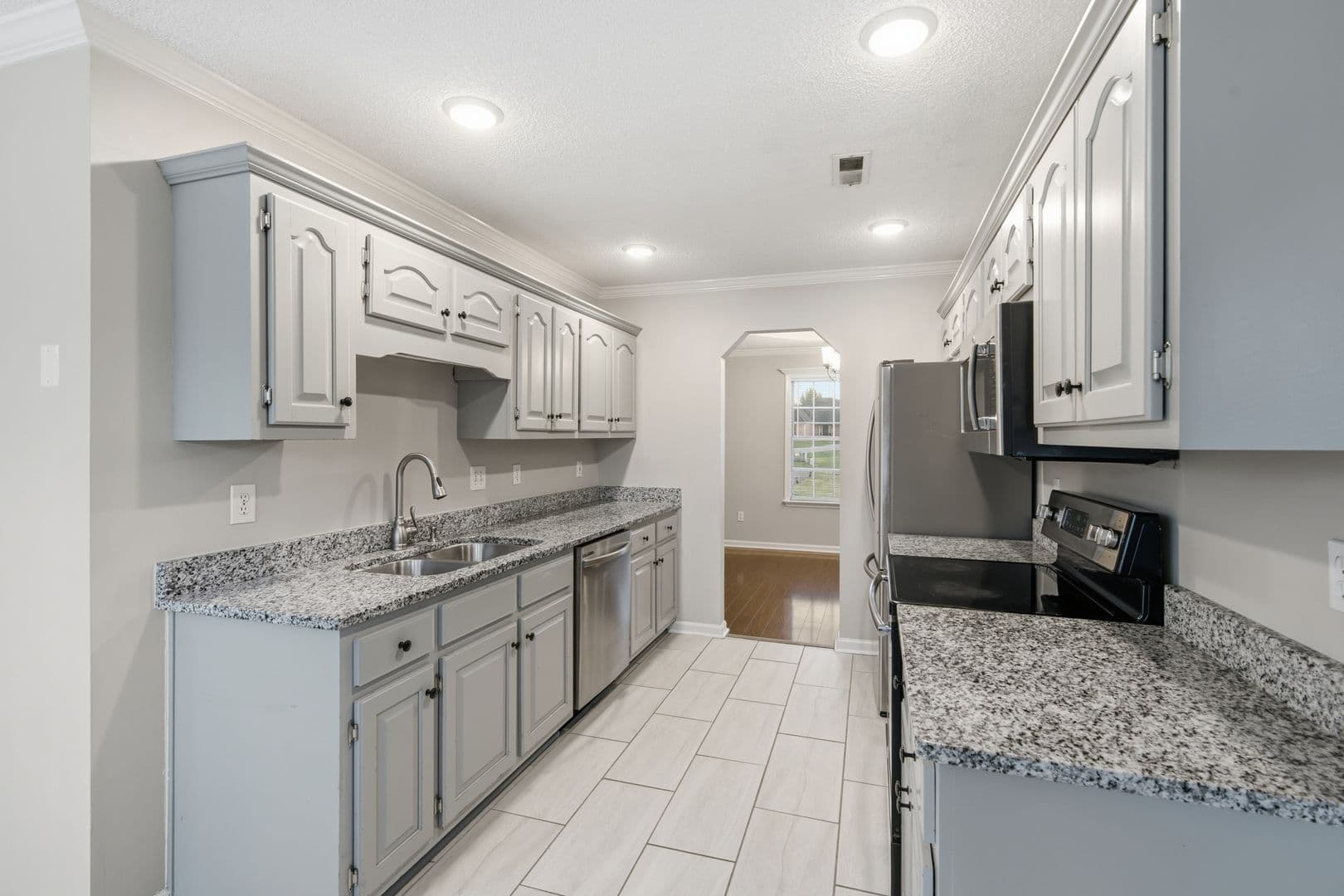 Madison House: 637 Gooch Lane