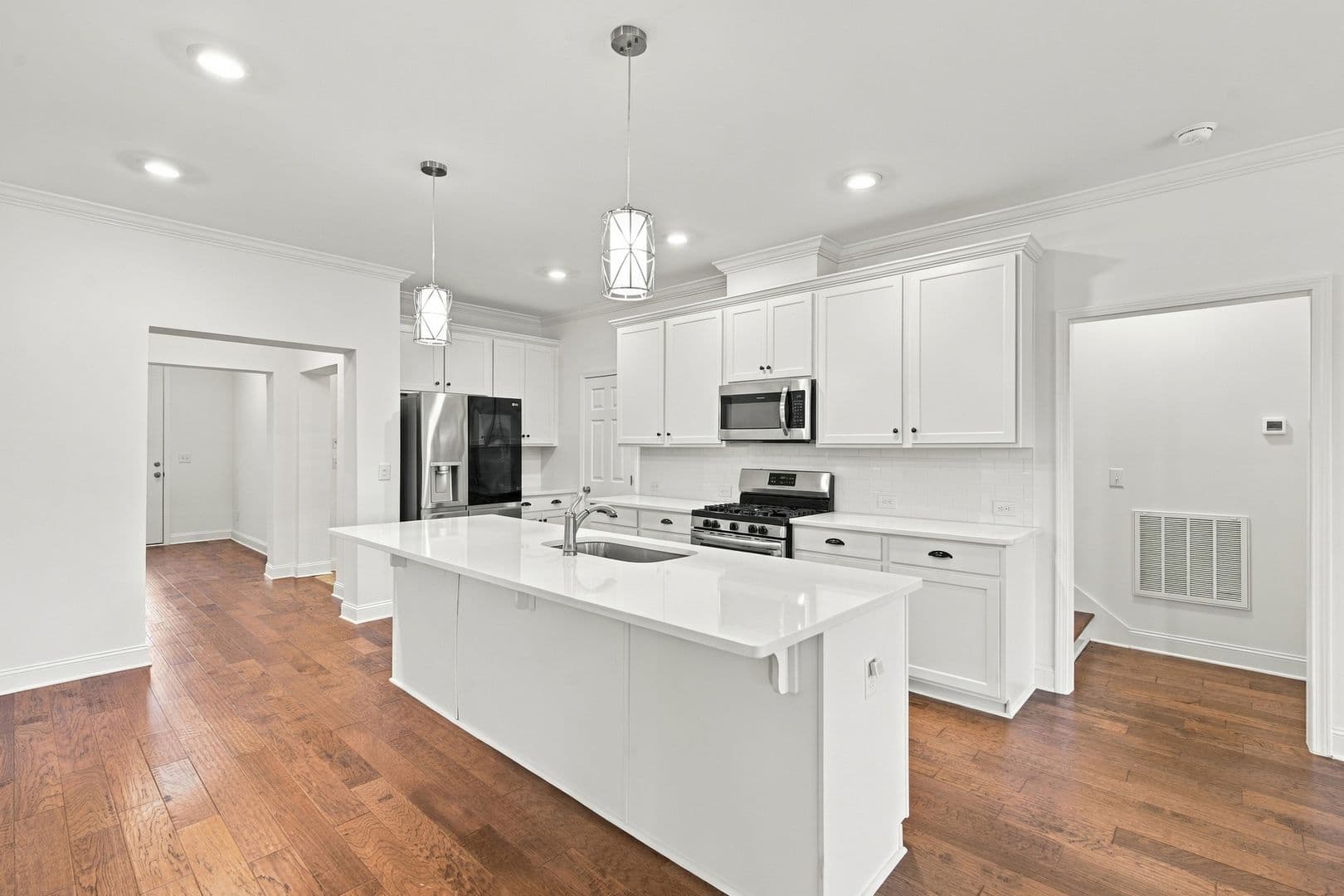 Athens House: 24518 Beacon Circle