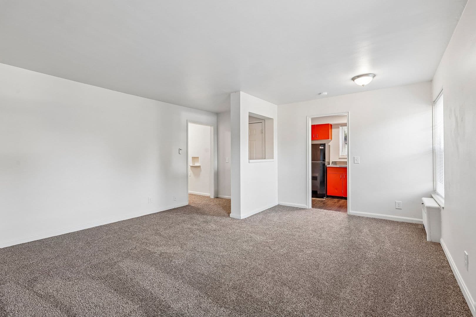 Cincinnati Apartment: 1992 E Seymour Ave