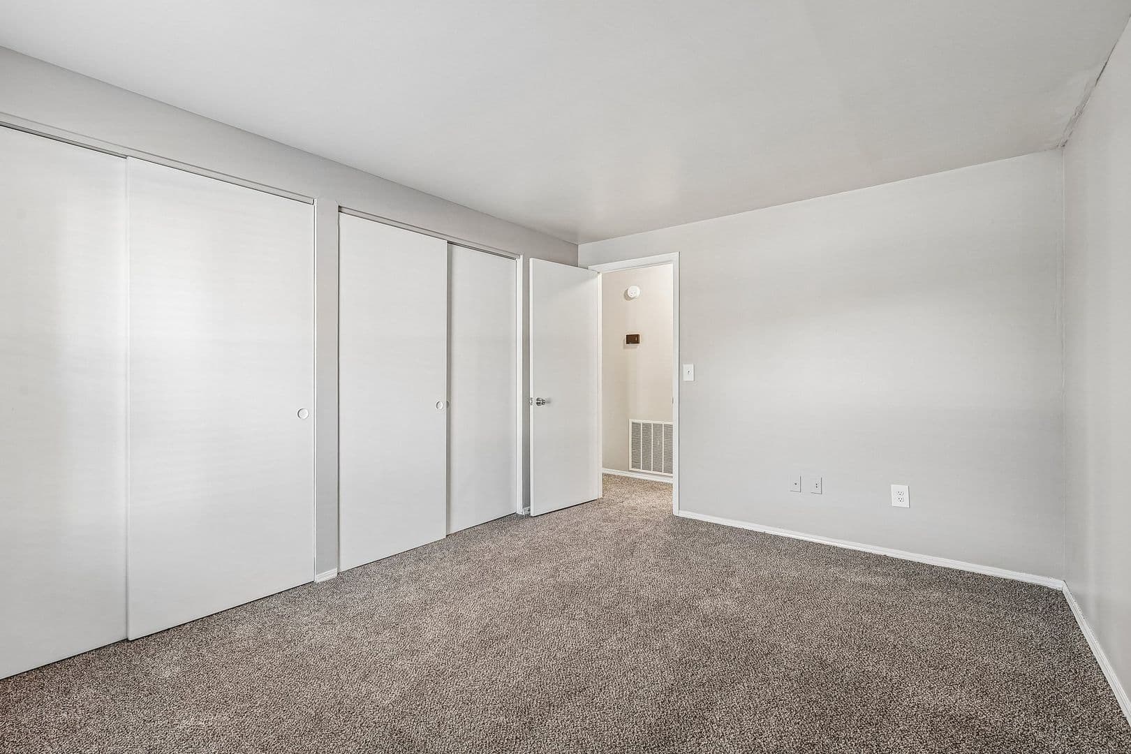 Cincinnati Apartment: 860 Deerfield Blvd.