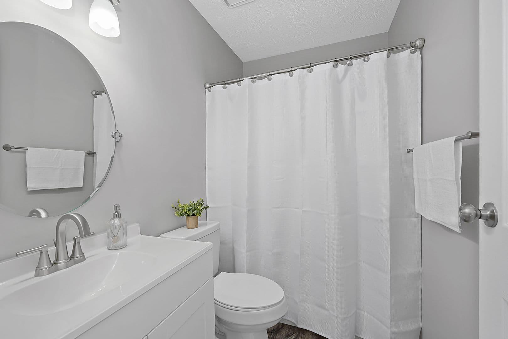 Cincinnati Apartment: 5411 Blue Sky Drive