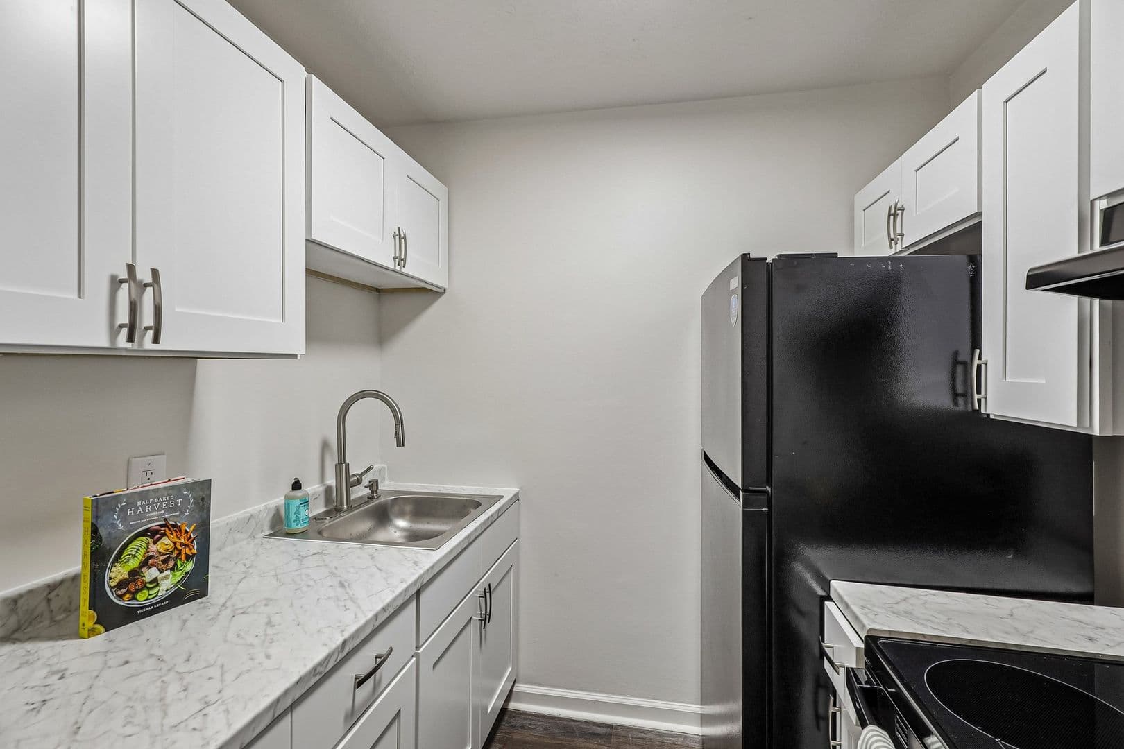Cincinnati Apartment: 1905 Wyoming Ave
