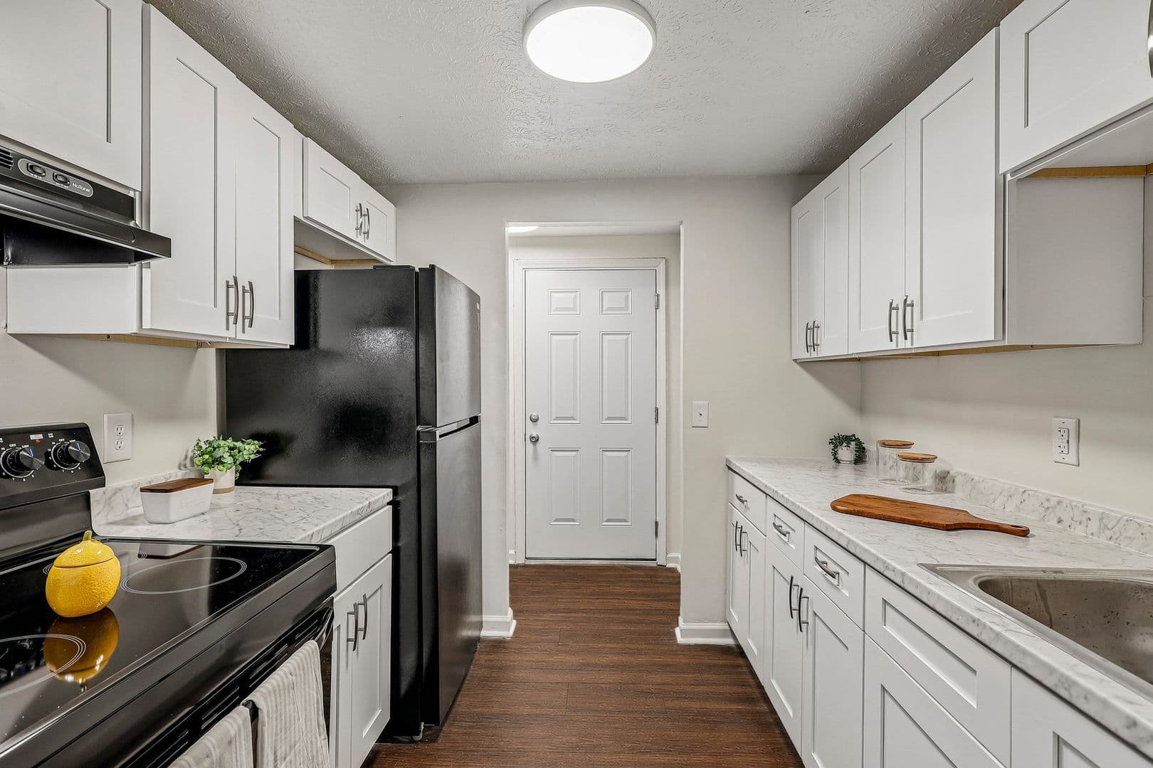 Cincinnati Apartment: 1905 Wyoming Ave
