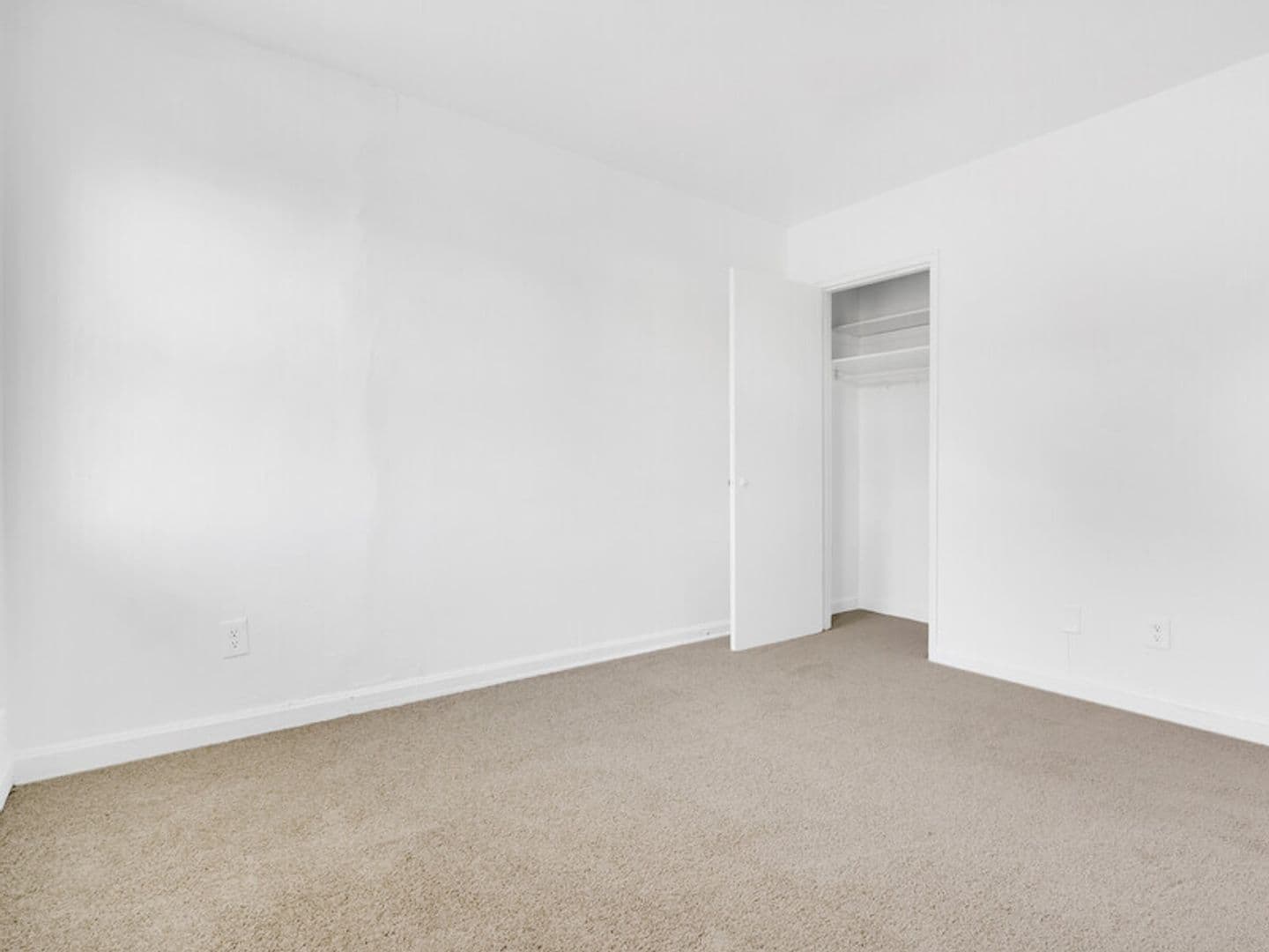 Cincinnati Apartment: 1992 E Seymour Ave