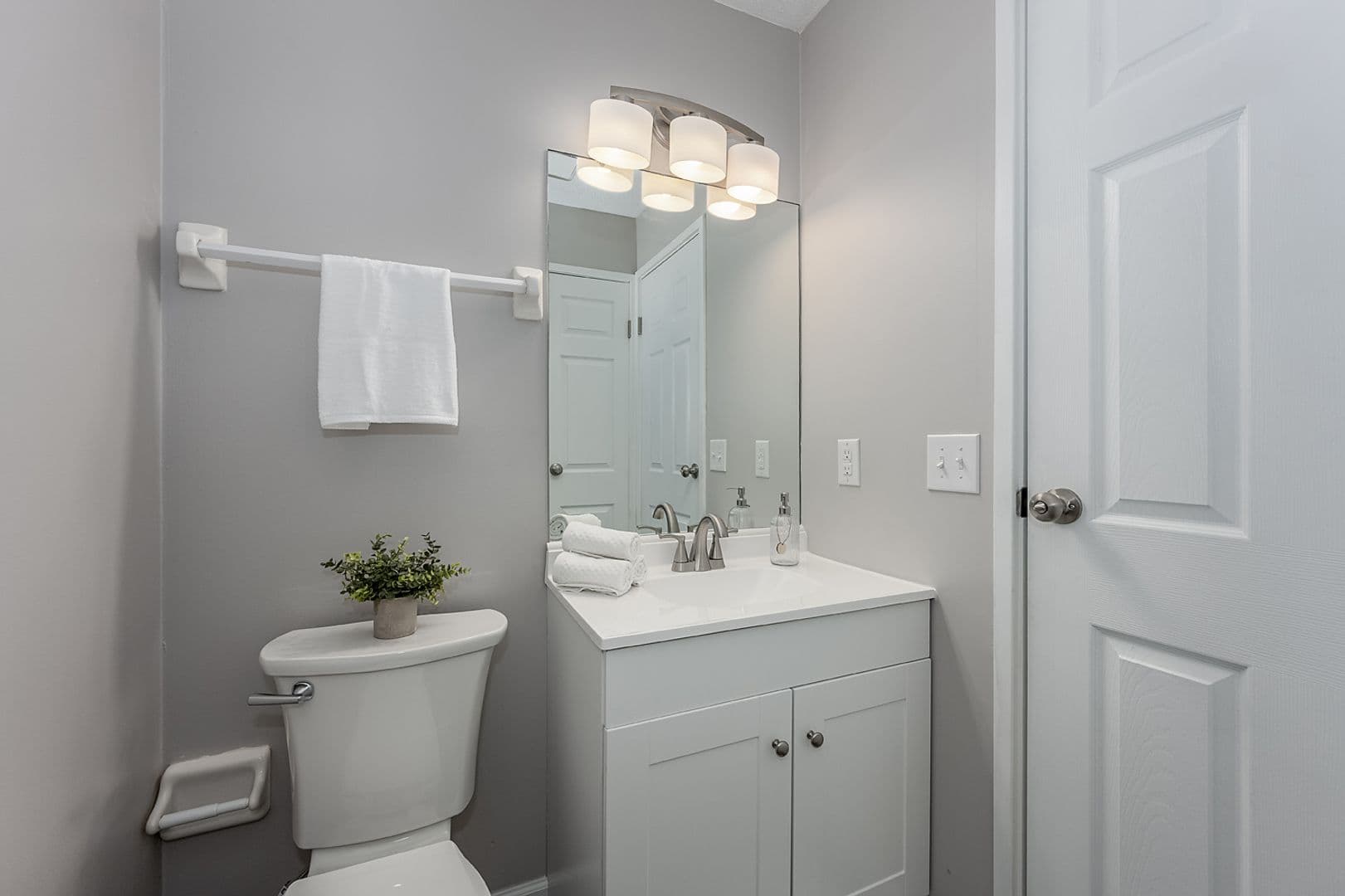 Cincinnati Apartment: 5411 Blue Sky Drive