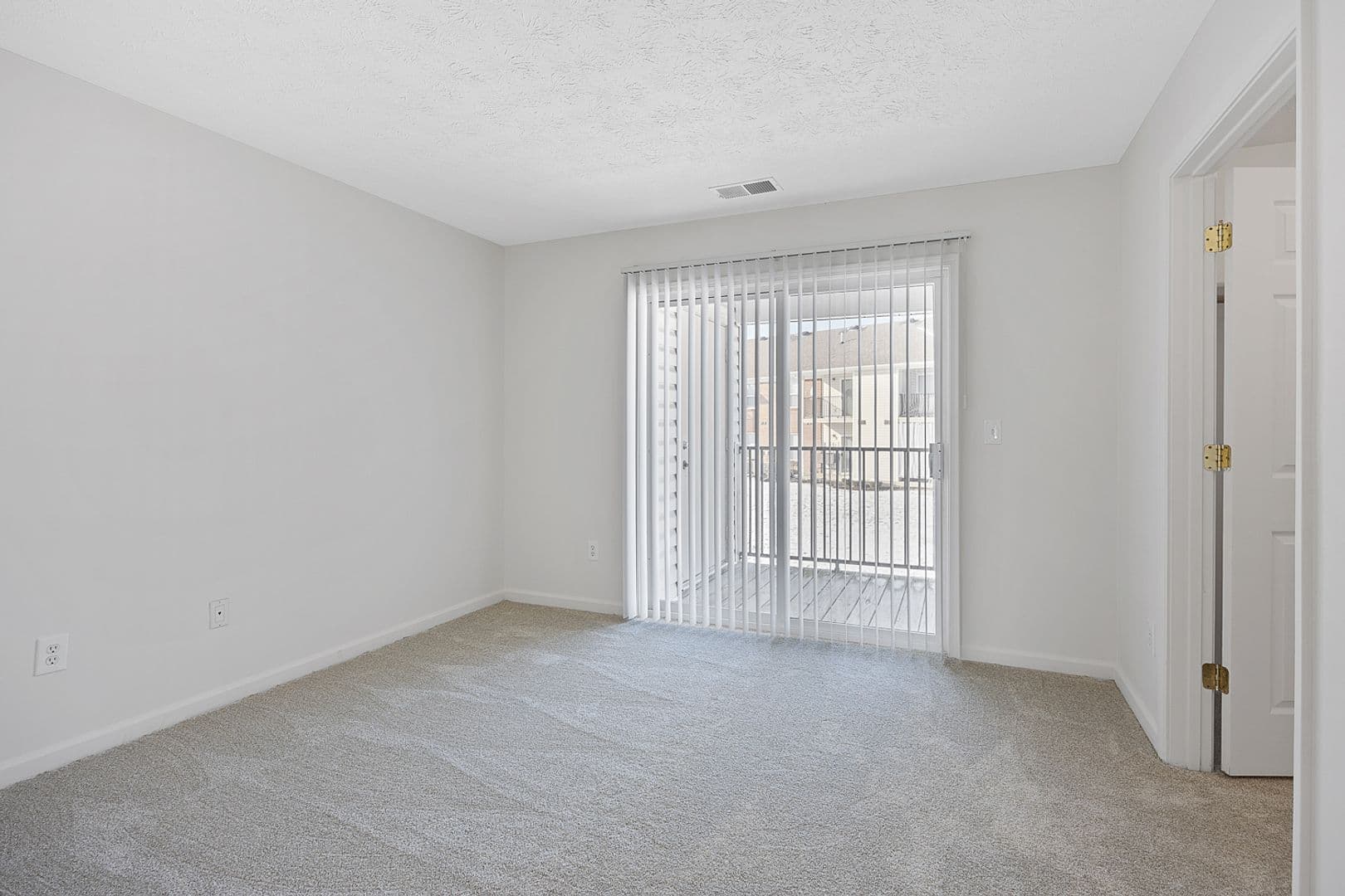 Hamilton Apartment: 5 Fall Wood (KWX)
