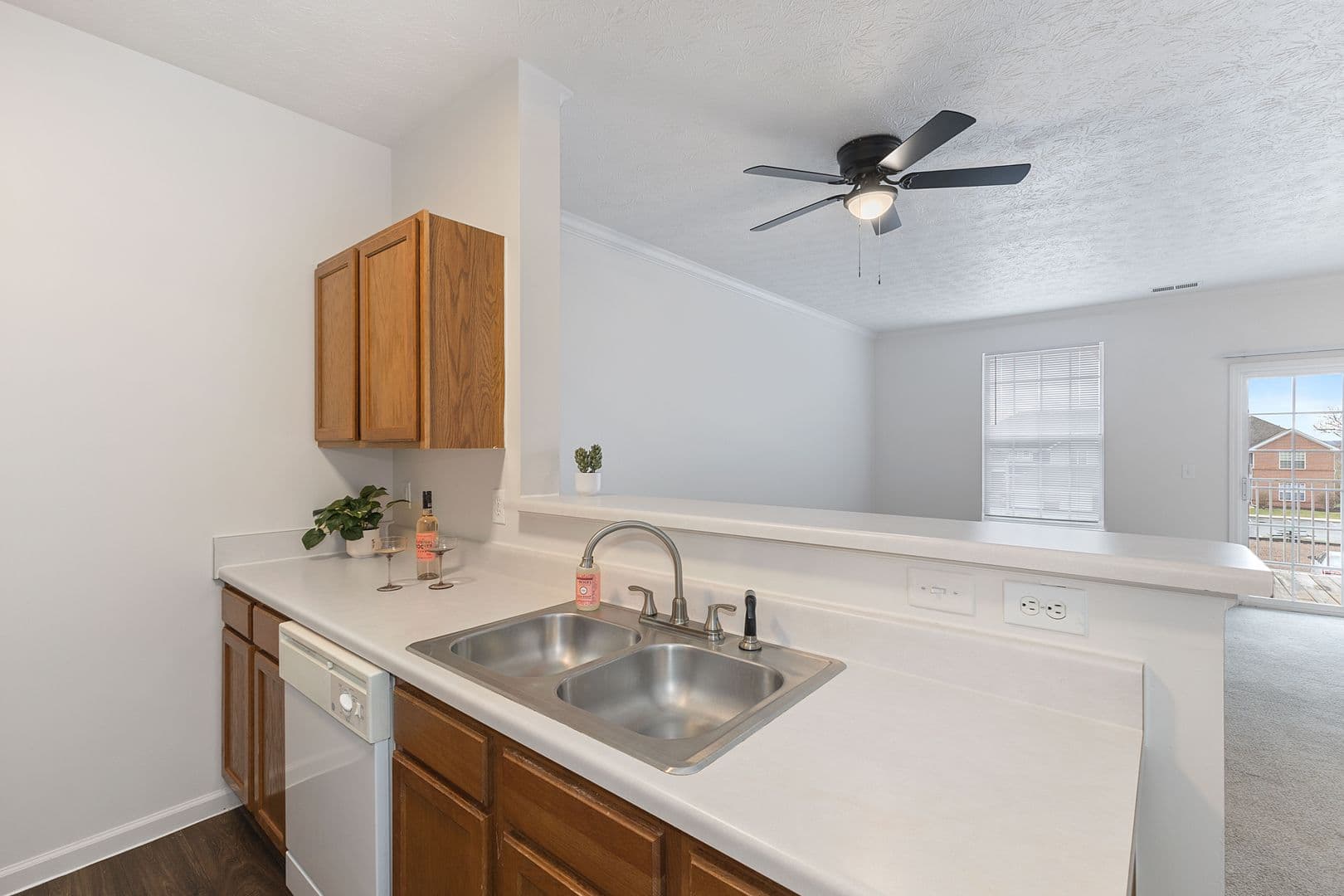 Hamilton Apartment: 3298 Reflection Pointe