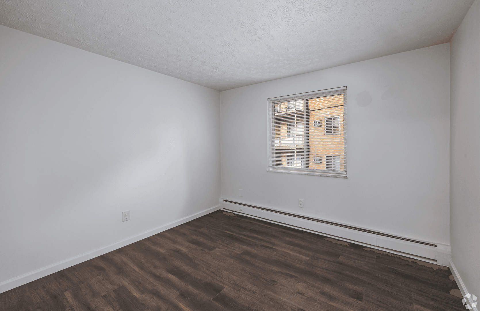 Cincinnati Apartment: 1872 Sunset Ave