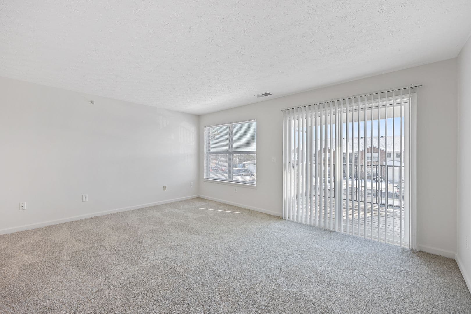 Hamilton Apartment: 5 Fall Wood (KWX)