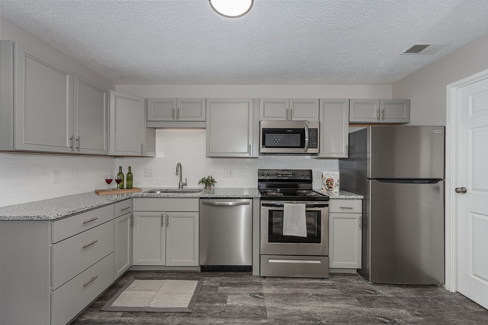Cincinnati Apartment: 5411 Blue Sky Drive