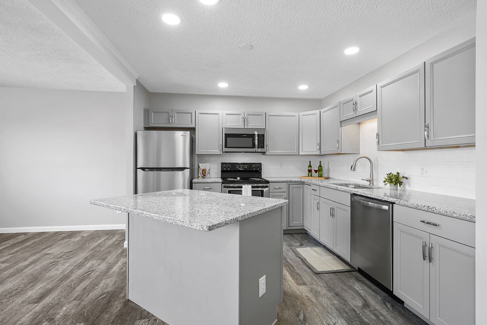 Cincinnati Apartment: 5411 Blue Sky Drive