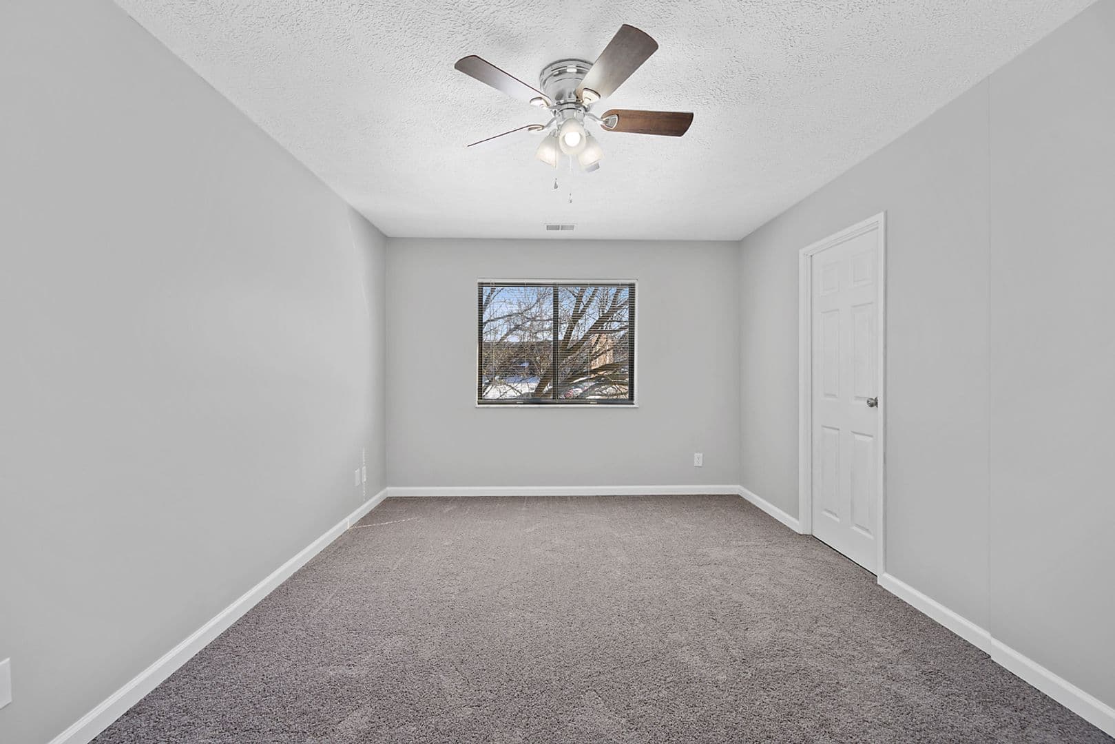 Cincinnati Apartment: 5411 Blue Sky Drive