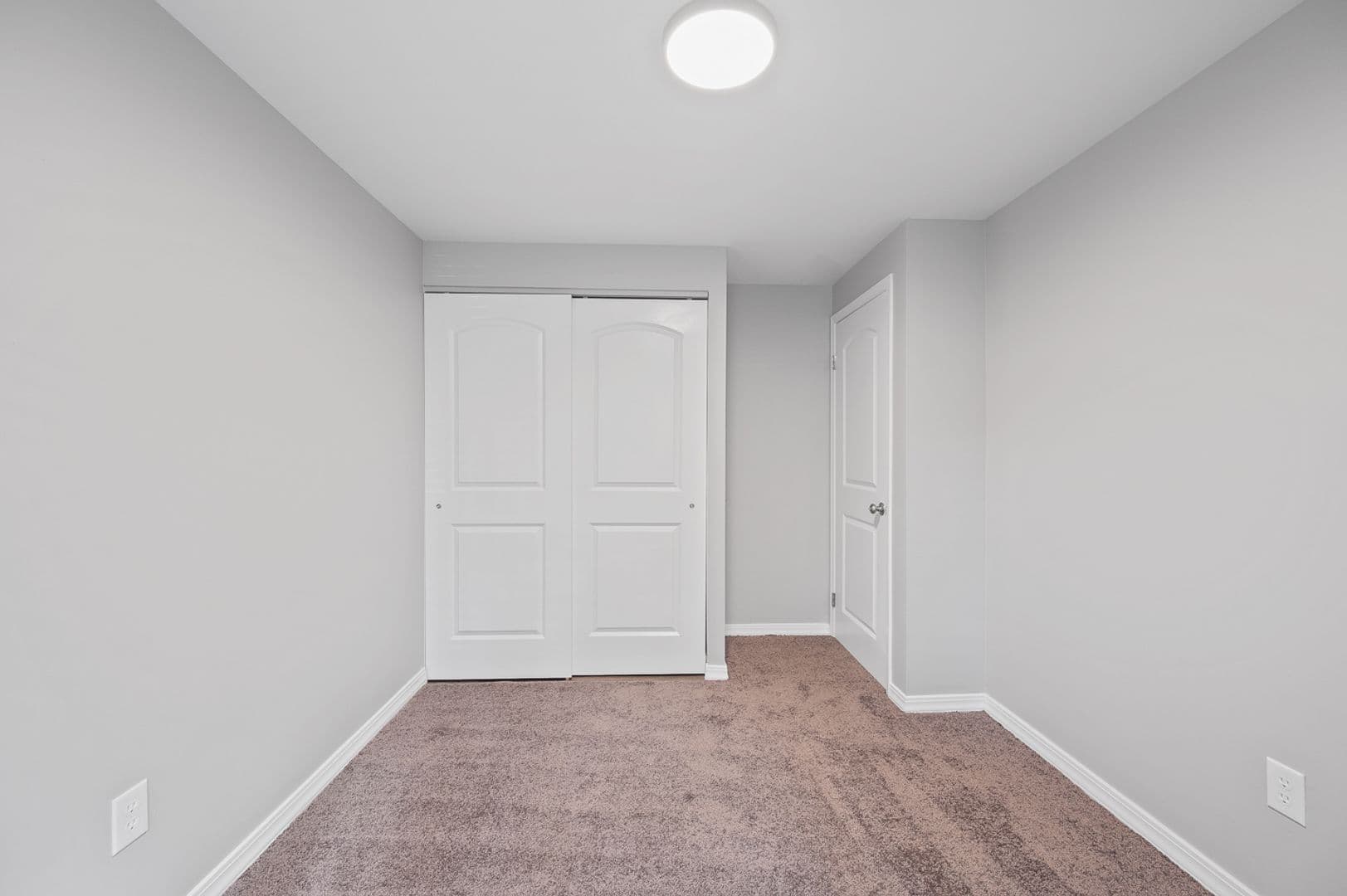 Cincinnati Apartment: 860 Deerfield Blvd.