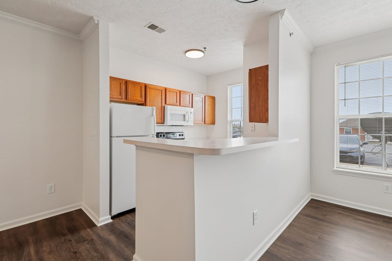 Hamilton Apartment: 3298 Reflection Pointe