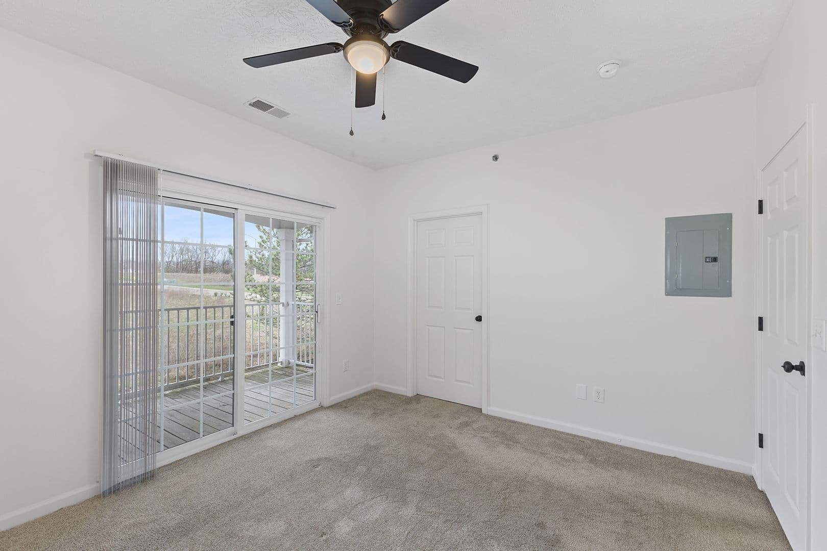 Hamilton Apartment: 3298 Reflection Pointe