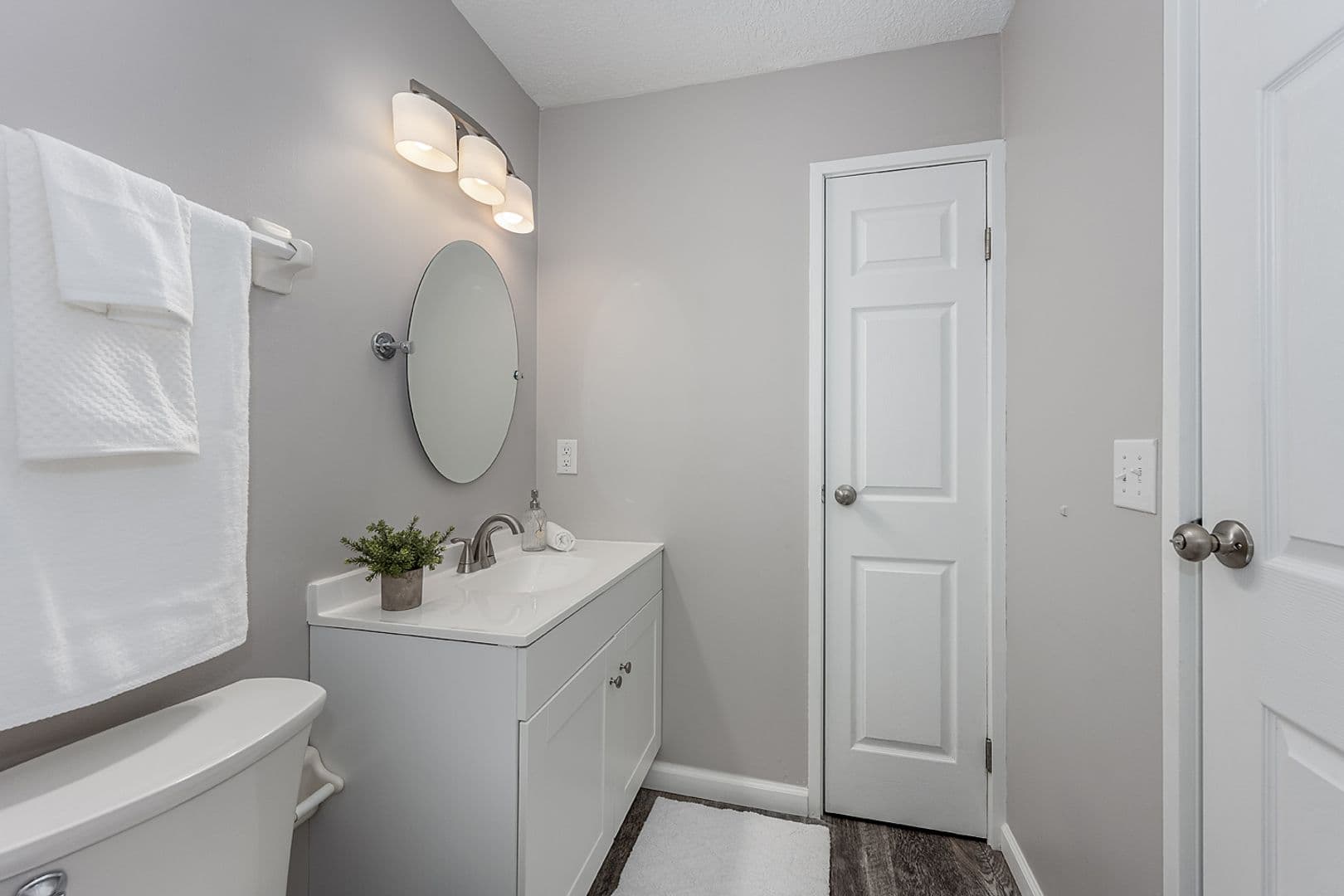 Cincinnati Apartment: 5411 Blue Sky Drive