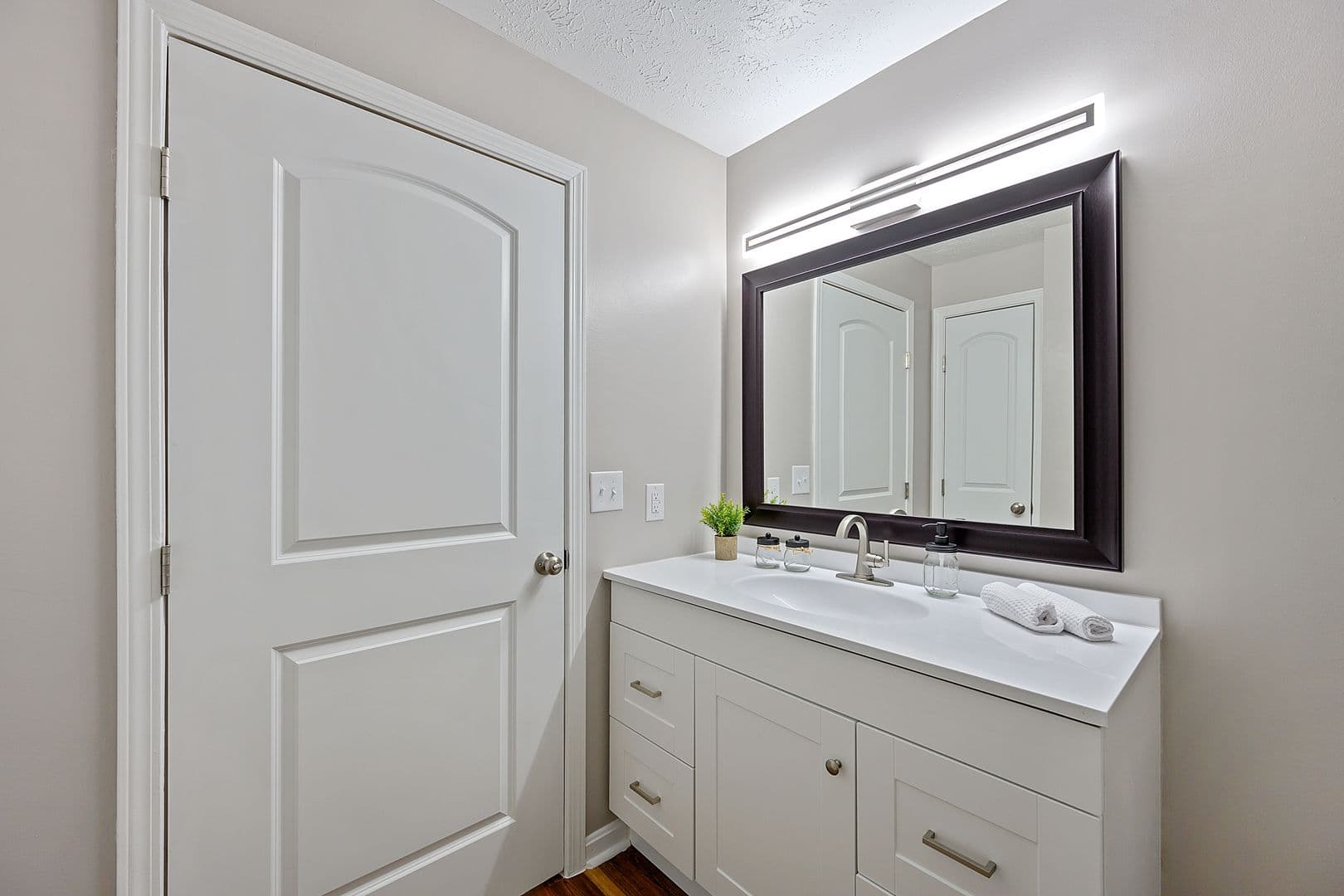 Hamilton Apartment: 5 Fall Wood Drive