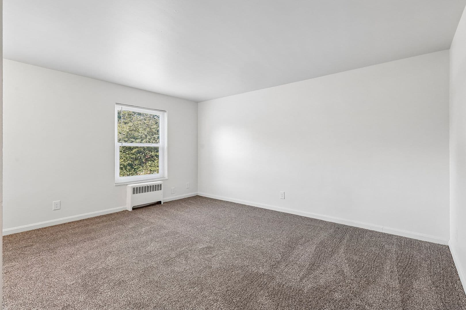 Cincinnati Apartment: 1992 E Seymour Ave