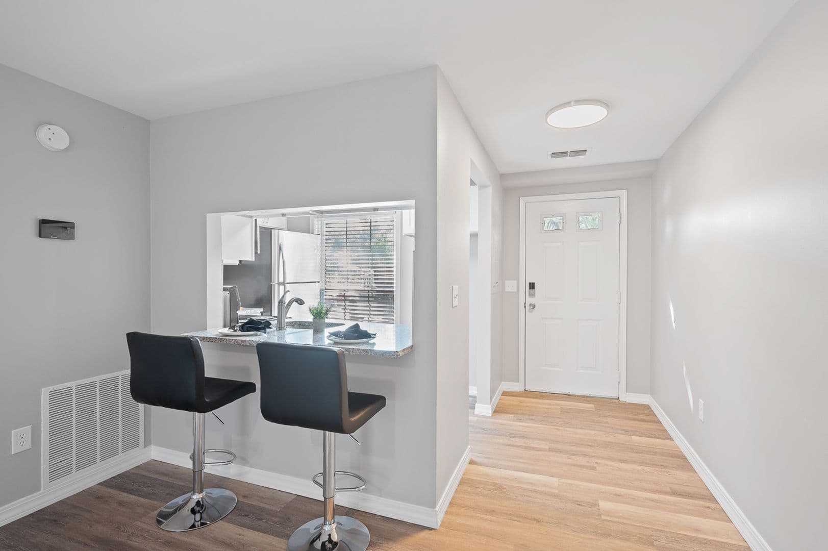 Cincinnati Apartment: 860 Deerfield Blvd.