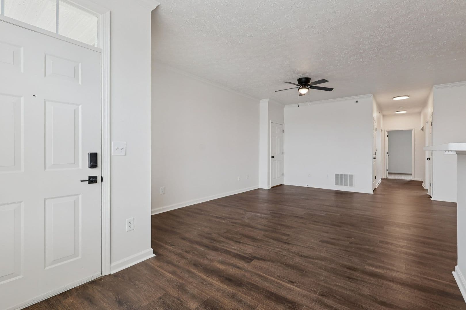 Hamilton Apartment: 3298 Reflection Pointe