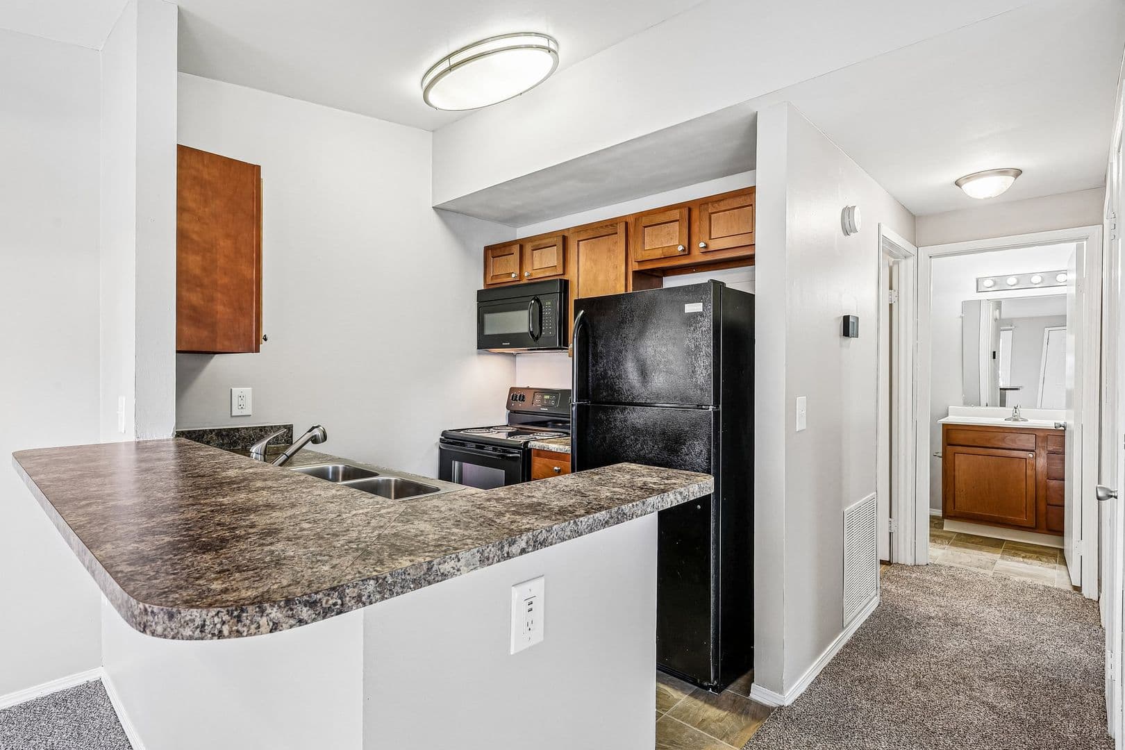 Cincinnati Apartment: 860 Deerfield Blvd.