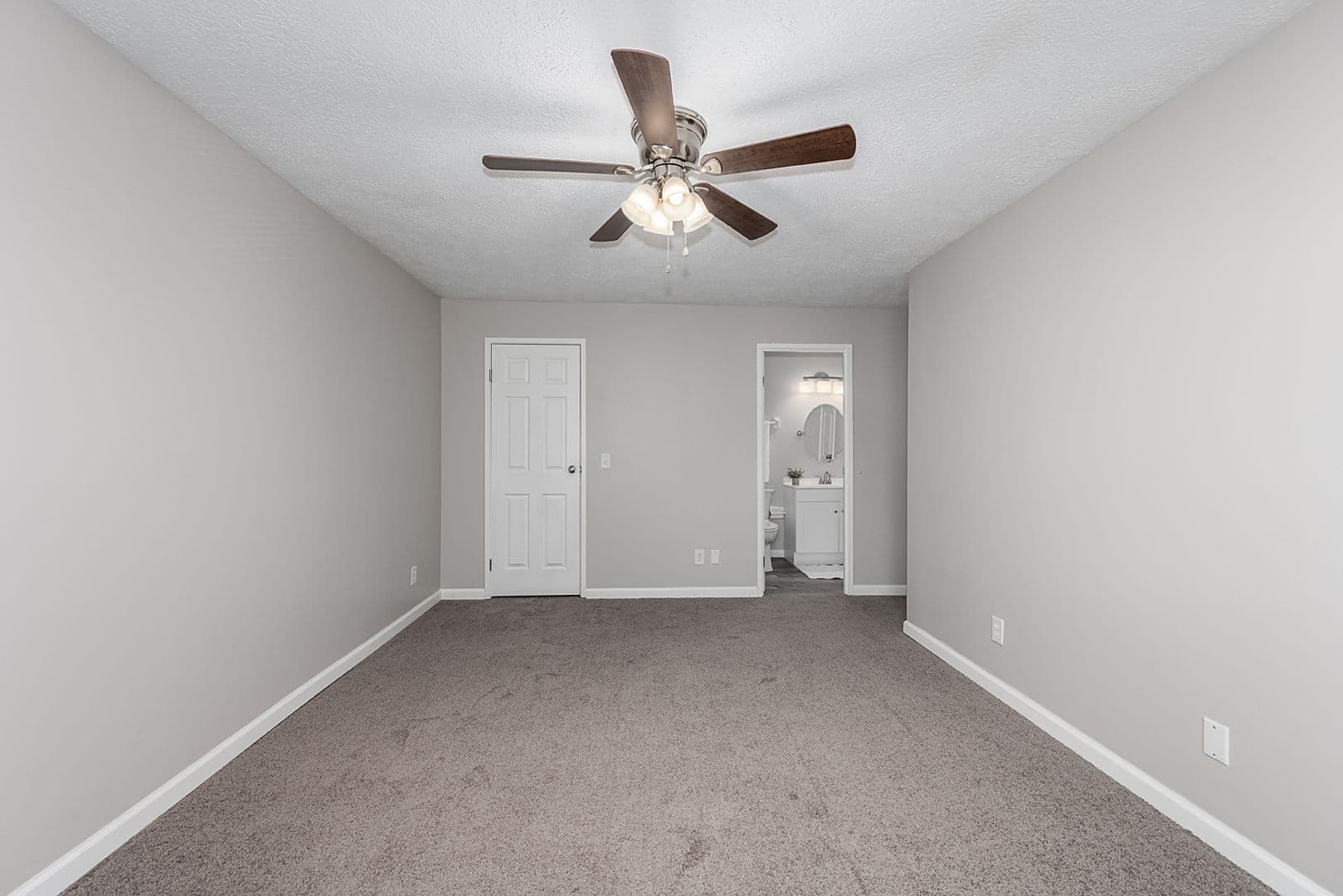 Cincinnati Apartment: 5411 Blue Sky Drive