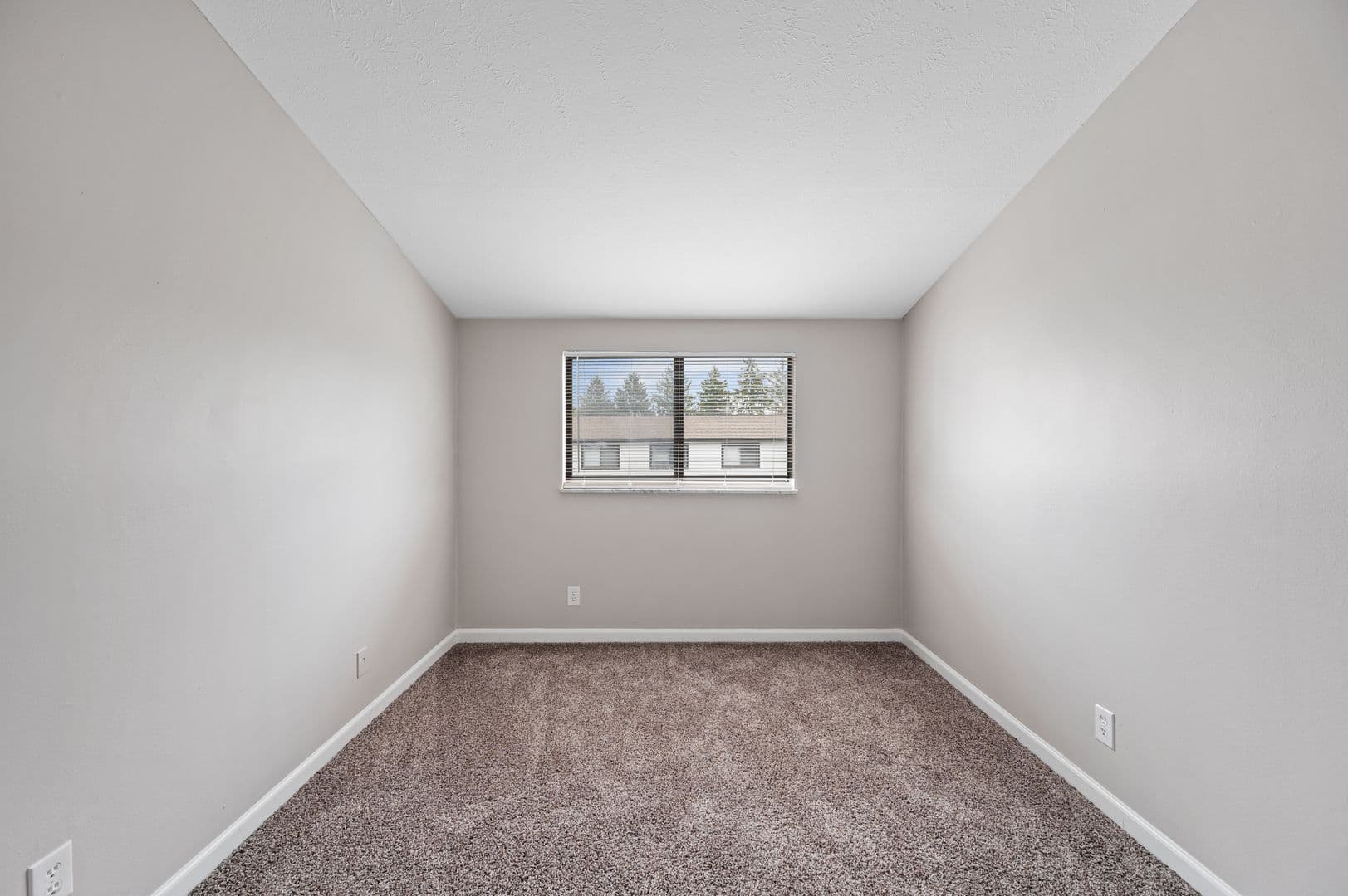 Cincinnati Apartment: 1740 Bising Ave