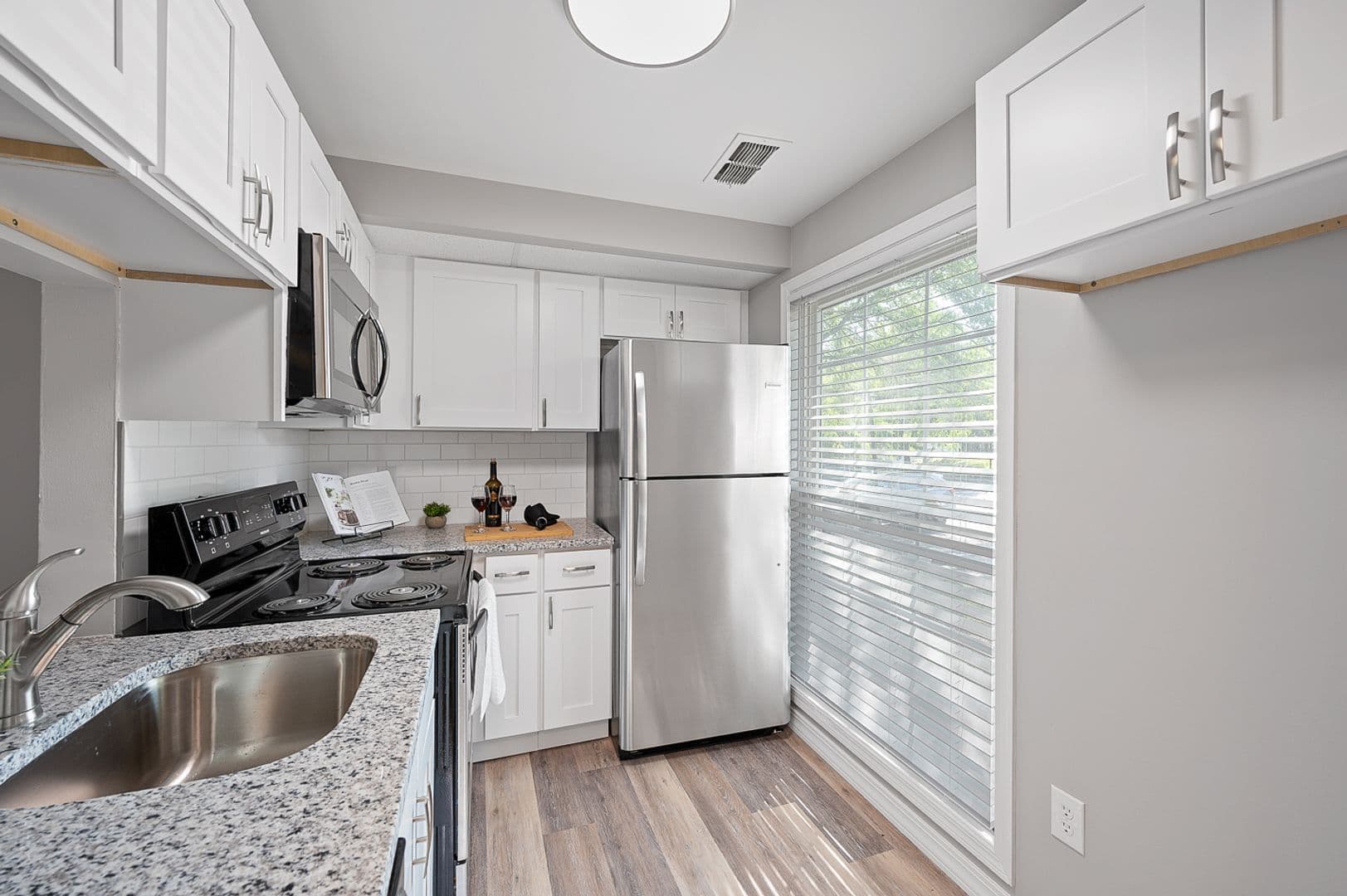 Cincinnati Apartment: 860 Deerfield Blvd.