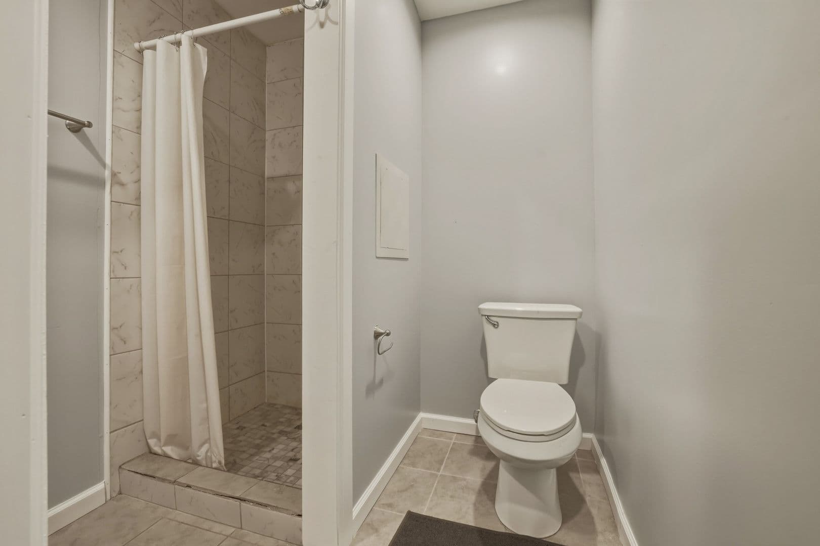 Pittsburgh Apartment: 2301 Murray Ave, Pittsburgh, PA 15217 Floor 1