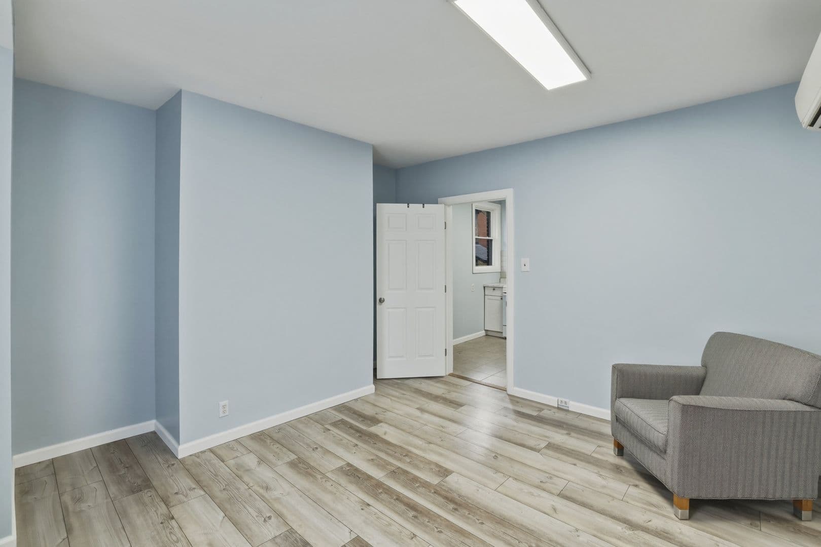 Pittsburgh Apartment: 2301 Murray Ave, Pittsburgh, PA 15217 Floor 1
