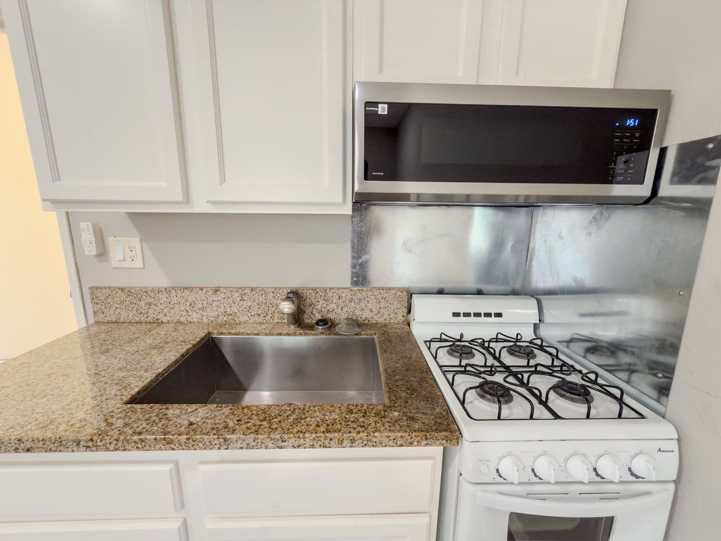 Torrance Apartment: 921 Sartori Ave.