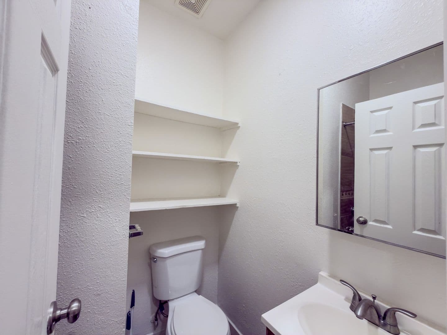 Torrance Apartment: 921 Sartori Ave.