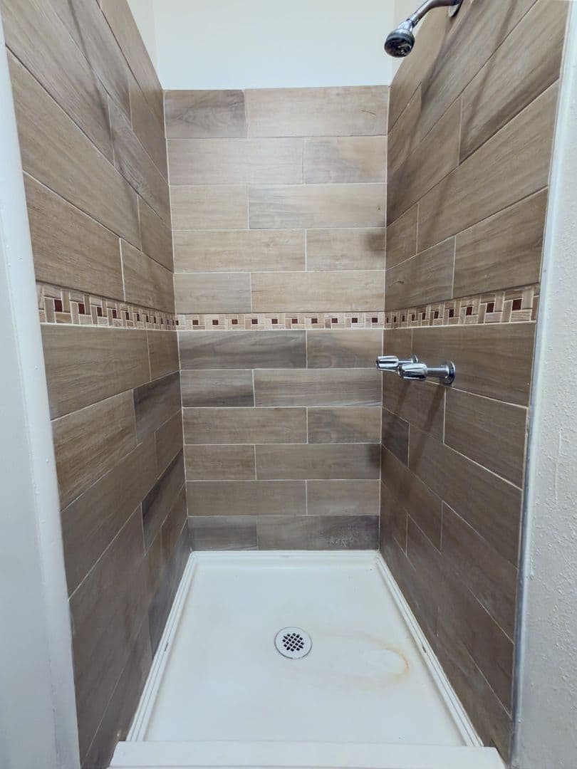 Torrance Apartment: 921 Sartori Ave.