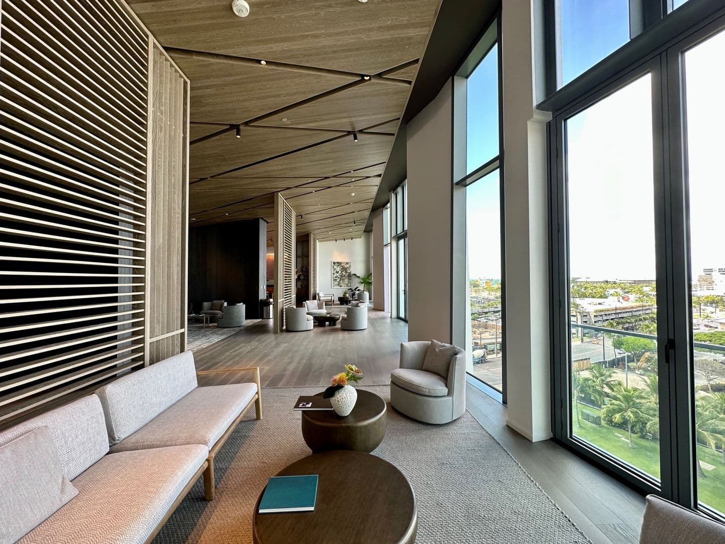 Honolulu House: 1000 Auahi St #2409