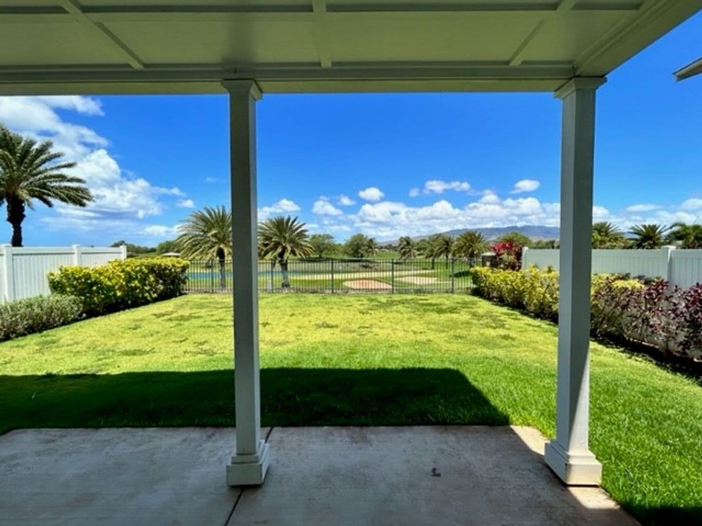 Ewa Beach House: 91-1210 Kaikohola Street