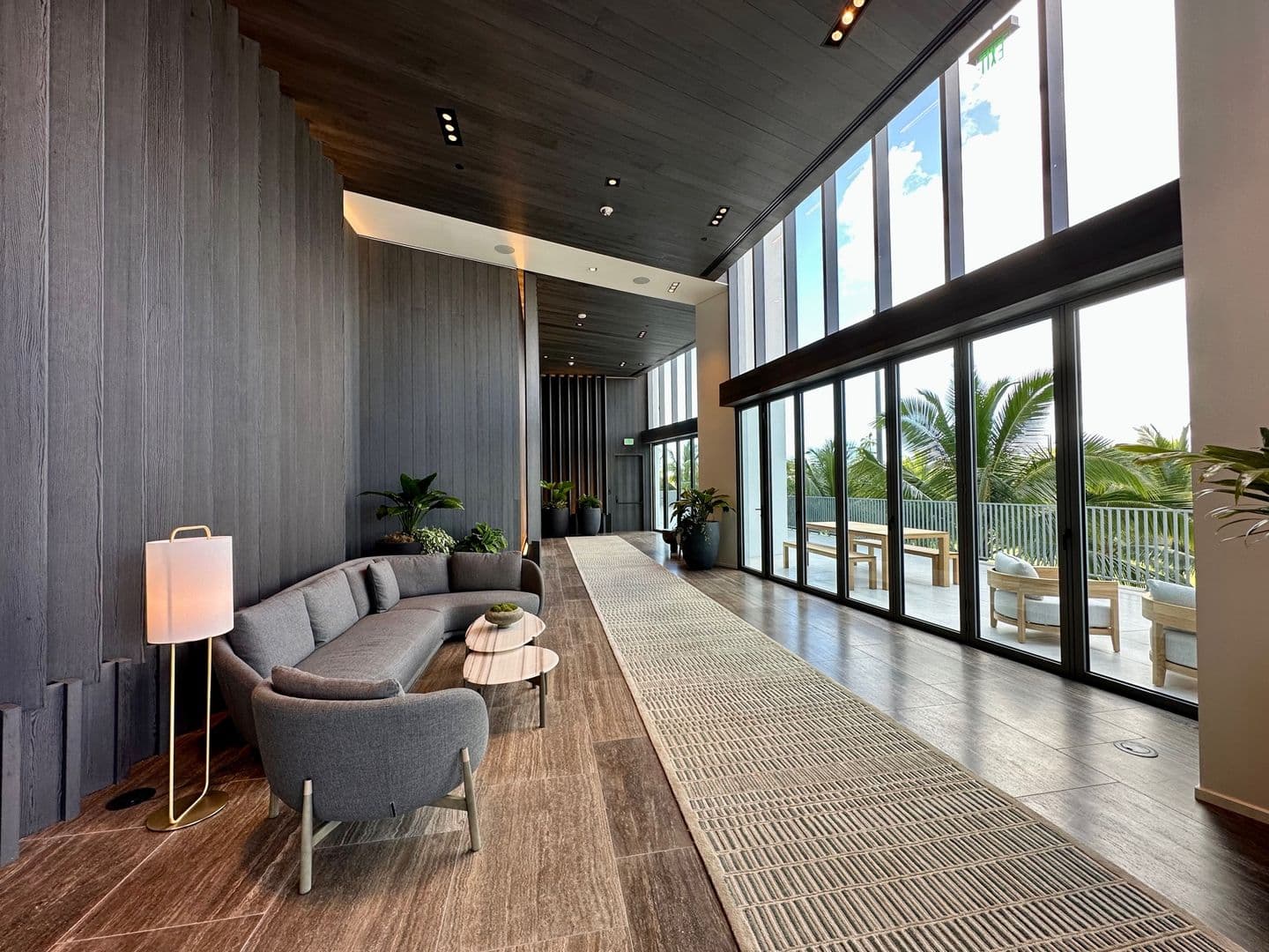 Honolulu House: 1000 Auahi St #2409